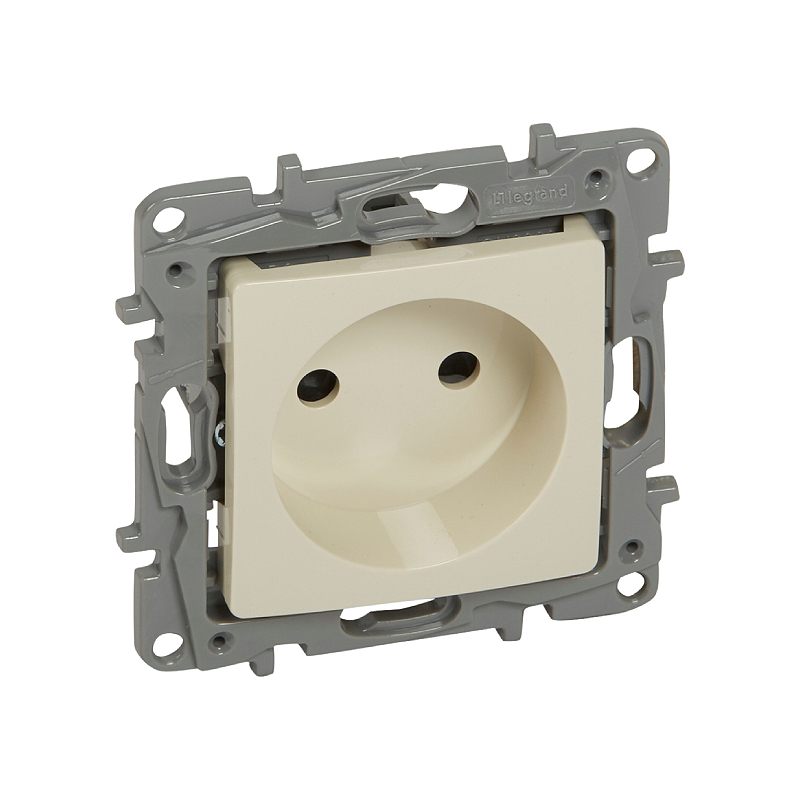 NILOE Розетка 2К с защитными шторками 16А