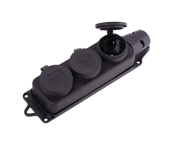 Розетка наруж. уст-ки 3-ая с заглушками 2Р+РЕ 1Х16А 220-240В (каучук) 106-0400-0101 (36)